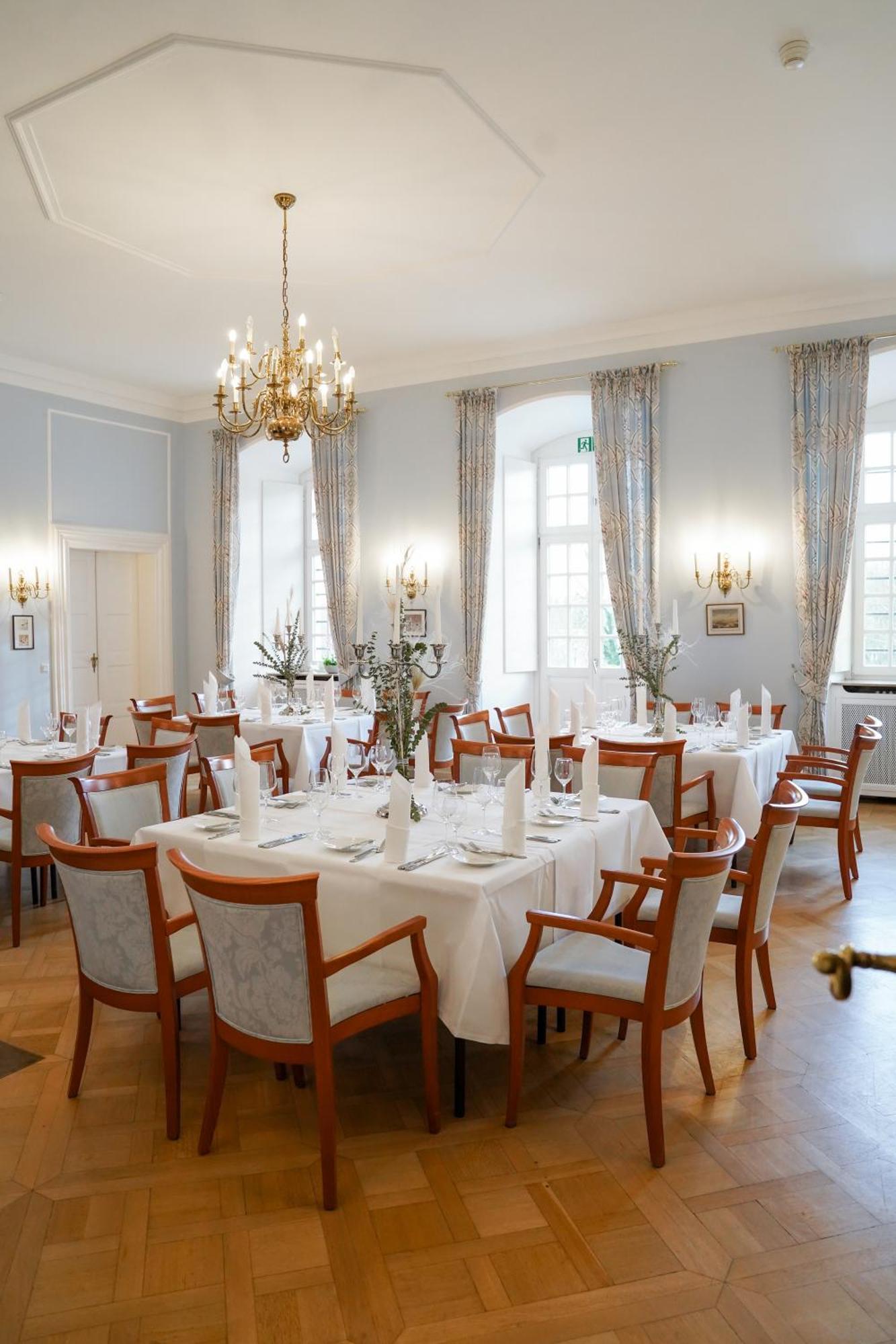Hotel Schloss Hoehnscheid Bad Arolsen Exterior photo